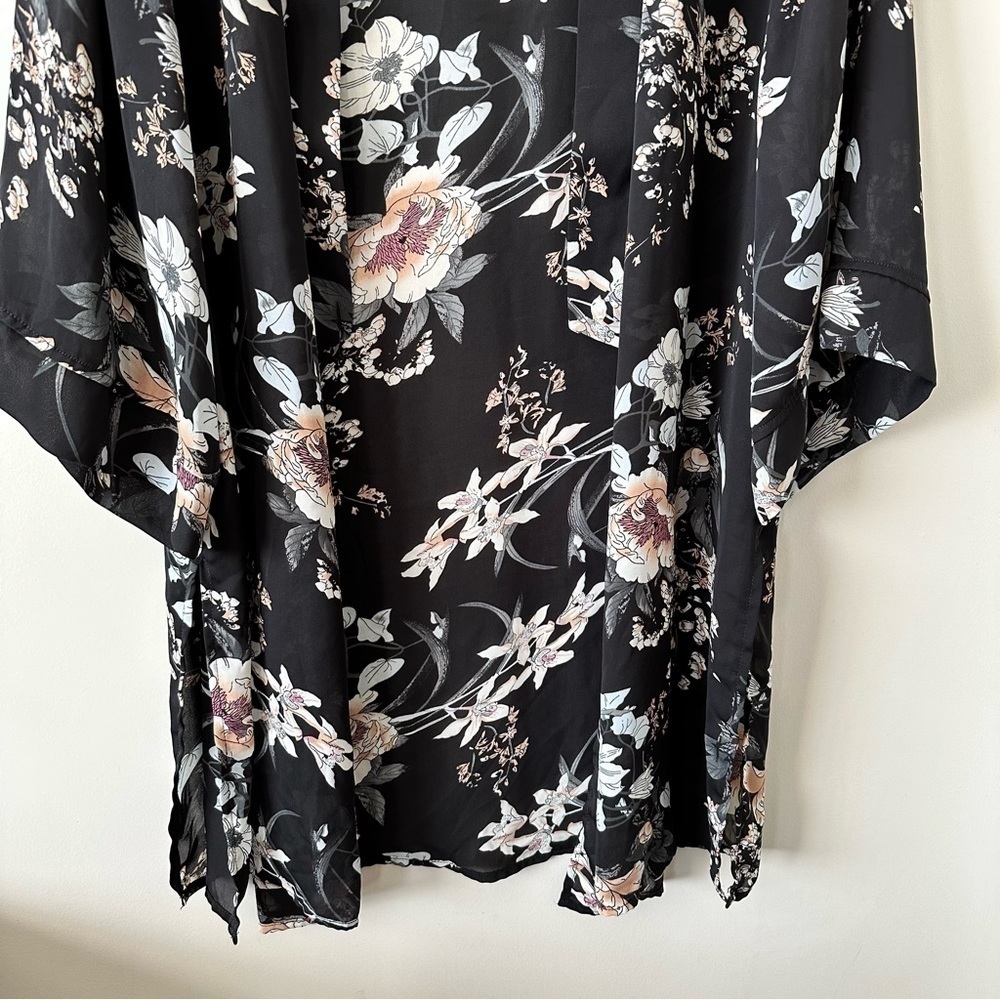 Tahari-dark Floral Open Summer Kimono (Size:L/XL) - Picture 7 of 11